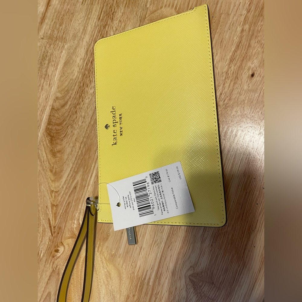 Kate Spade Wristlet, new with tags never used